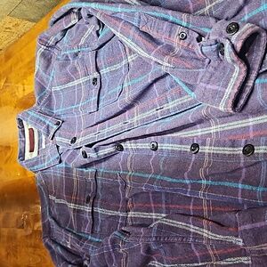 Mens long sleeved flannel, Tommy bahama, size M